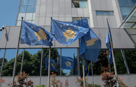 Ish-ambasadori kosovar tregon se çfarë mund të përfitojë Kosova pas kapjes së Maduros nga SHBA