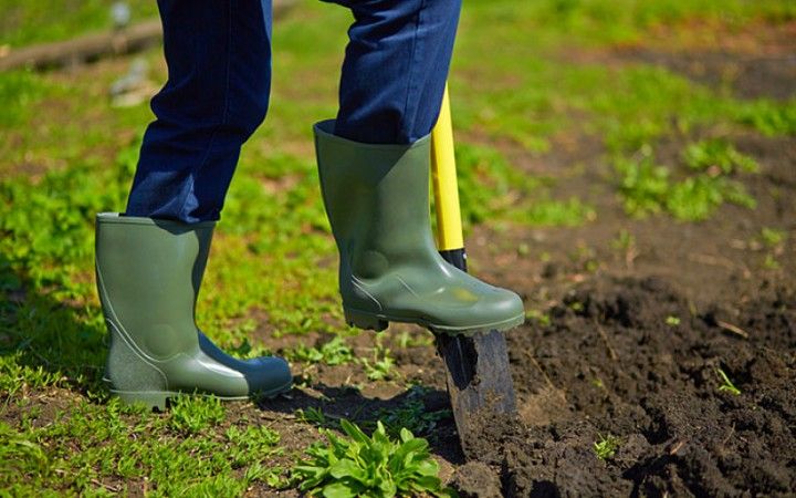45 vjeçari ndërron jetë teksa punonte tokën në Levan të Fierit
