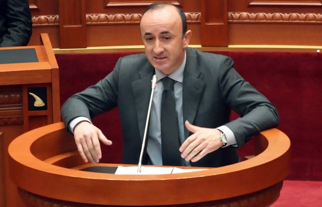 Në vend të Hajdarit  Rama blen Dashin e PD  E bën Kryeinspektor në vend