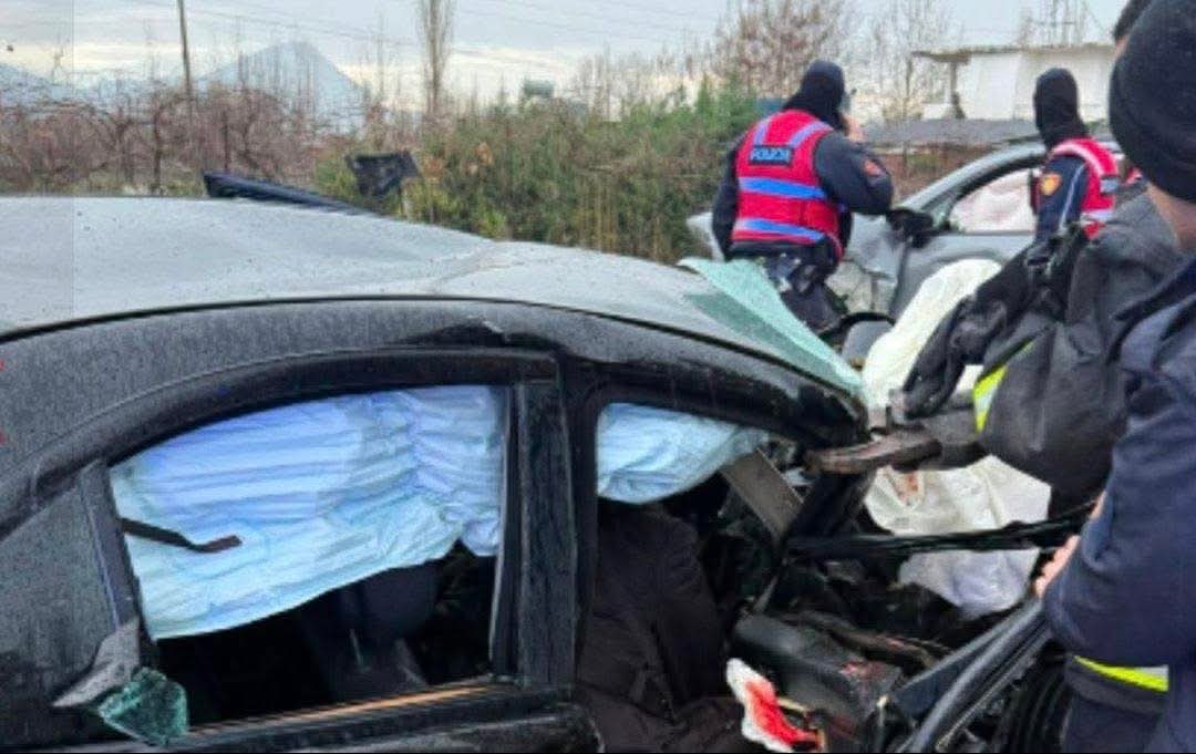 Përplasen dy makina në Lezhë  vdes çifti i bashkëshortëve