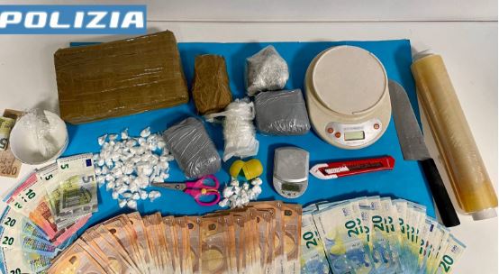 Biznes i fshehur në vezë Kinder  Shqiptari kapet me drogë me vlerë mbi 300 mijë euro