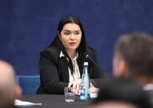 Arlinda ia bën rrup-sup SPAKUT! Mbi 92 Miliardë Lekë oligarkëve në 2025-ën