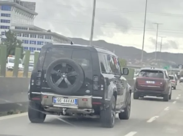 Sekuestrohet Range Rover i Gys Agasit me targa të personalizuara  lëvizte me eskortën e kryeministrit