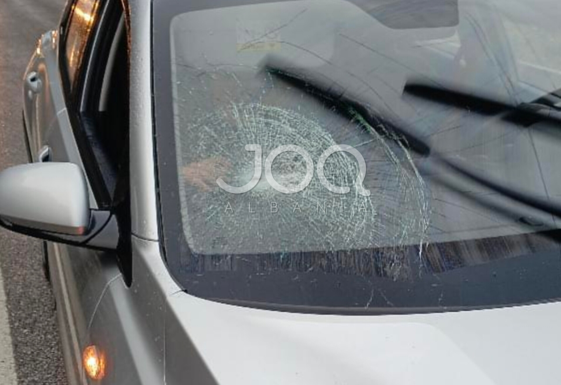 Valbonë  Qytetarit i bie guri nga mali teksa po ecte në rrugë