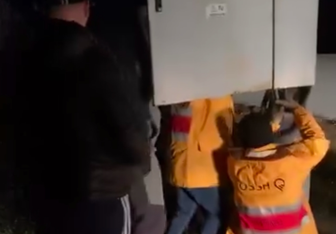  Rojet e dritës  në natën e Vitit të Ri  Sakrifica e elektriçistëve heronj