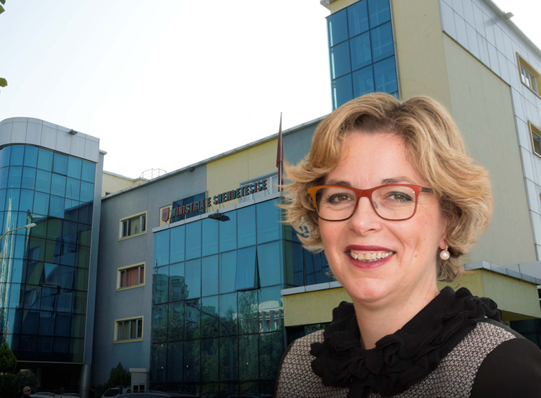 Skema e errët  Rimbursimet  shpërthejnë  deri në 4000   Kush po pasurohet me shëndetin e shqiptarëve  