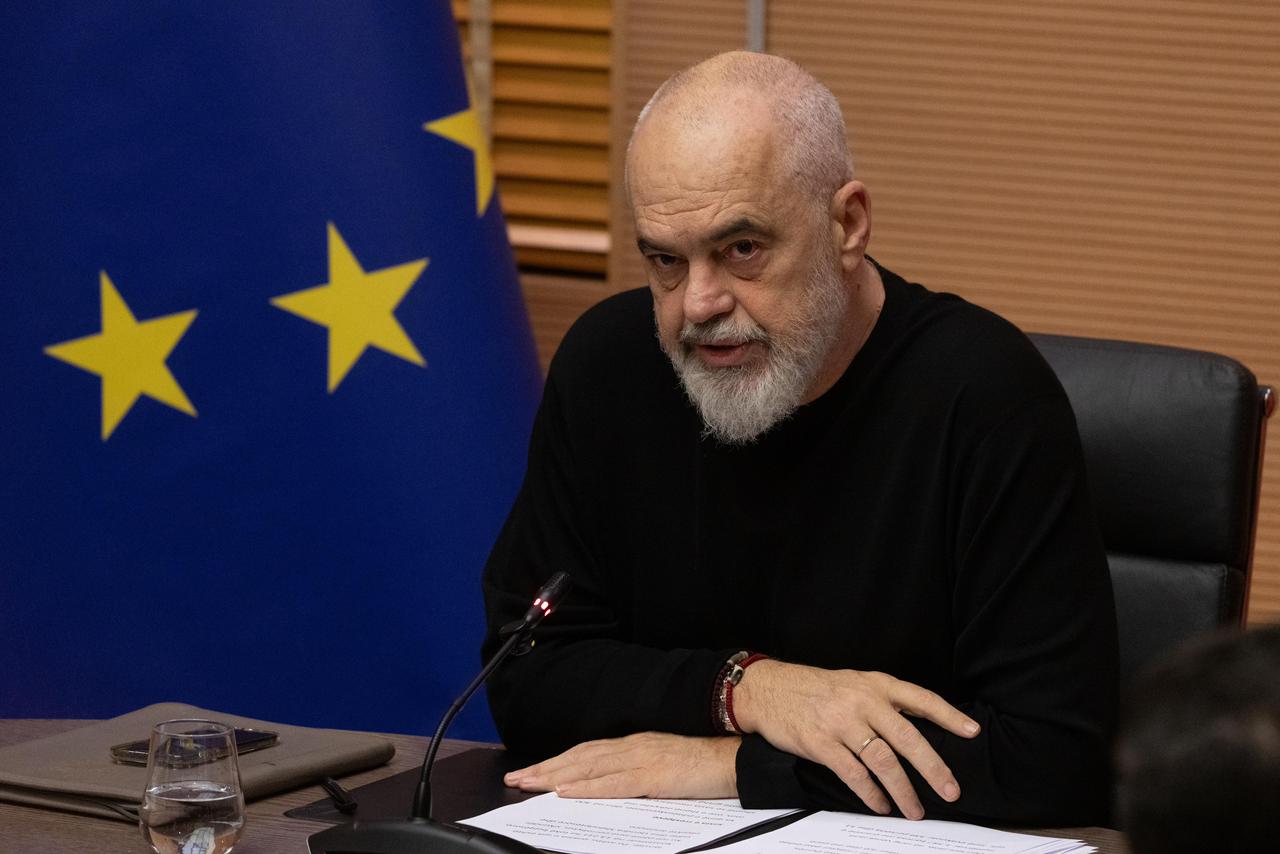 Rama ia lë fajin shiut për përmbytjet, i paqartë për  dëmshpërblimin e banorëve