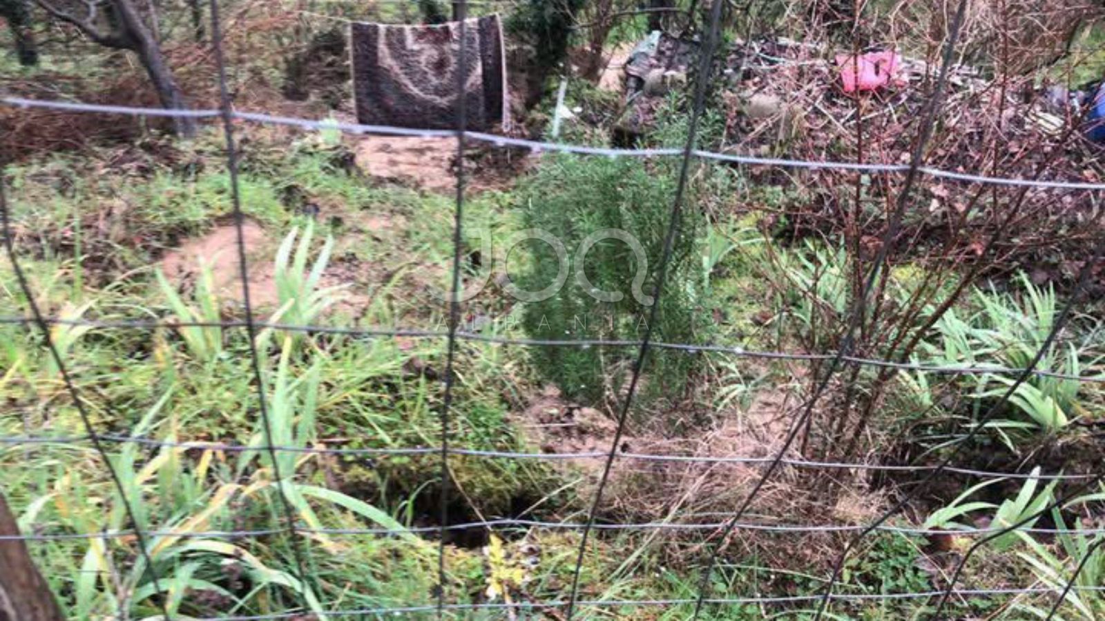  Na ndihmoni  rrëshqitja e tokës po rrezikon jetën e prindërve të mi 