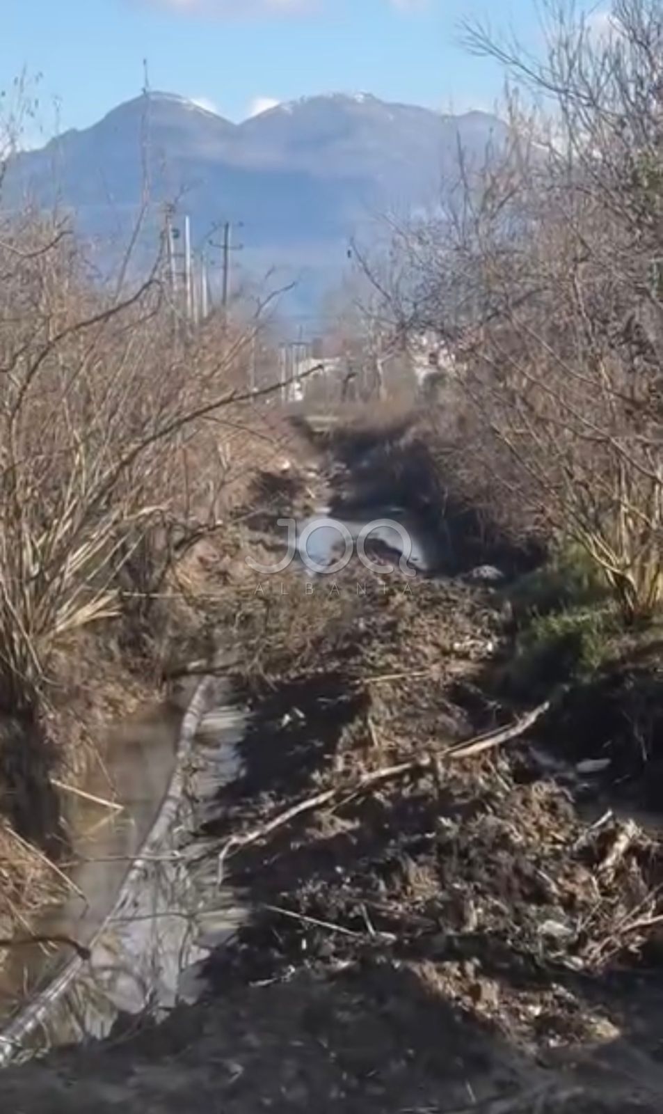  Bashkia e Kipes lë kanalin e ujërave të zeza hapur në Valias  banorët në rrezik  