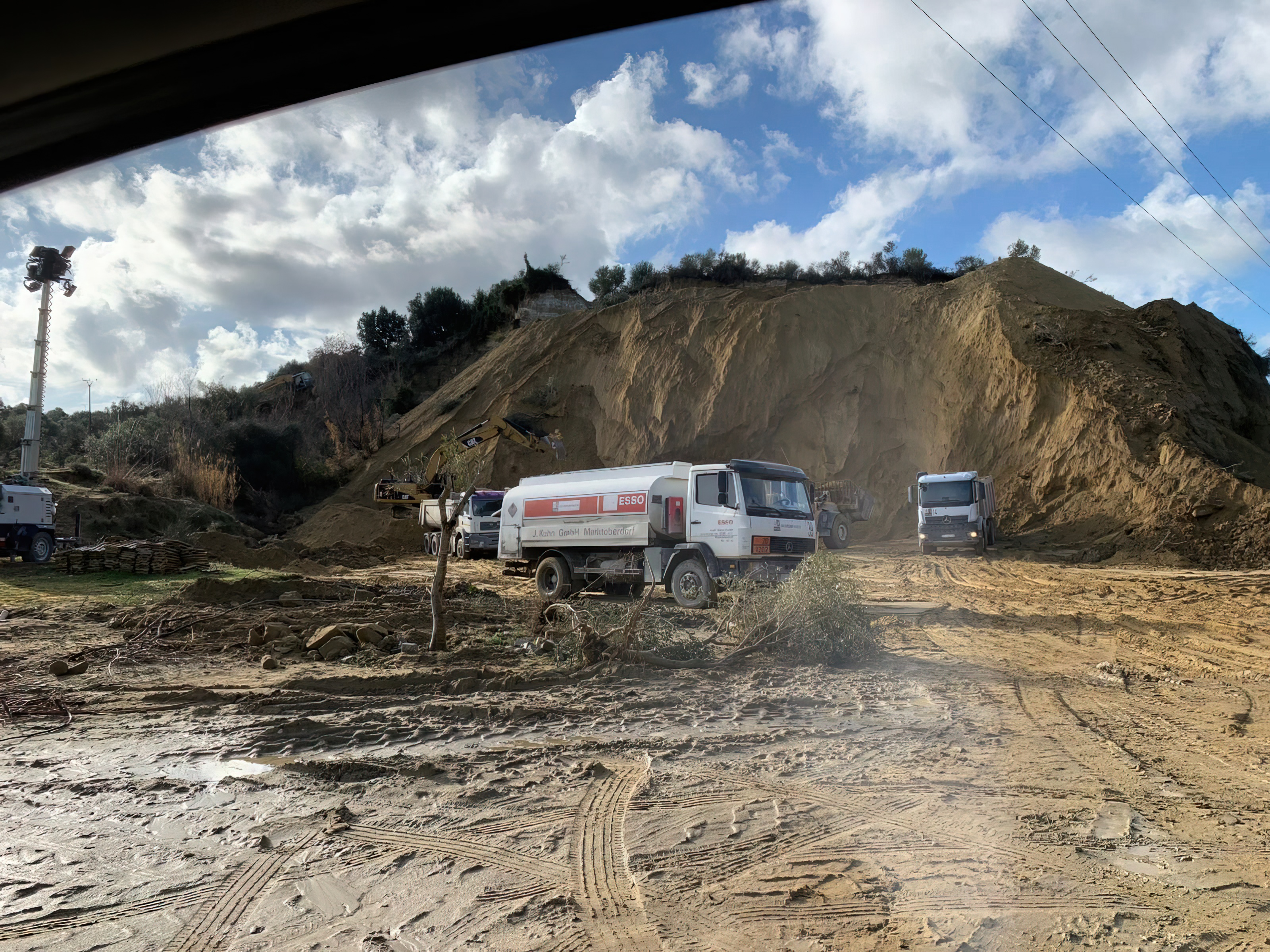 24 orë pas publikimit në JOQ  IKMT Vlorë ndal punën e 2A Group në kodrën e Mifolit