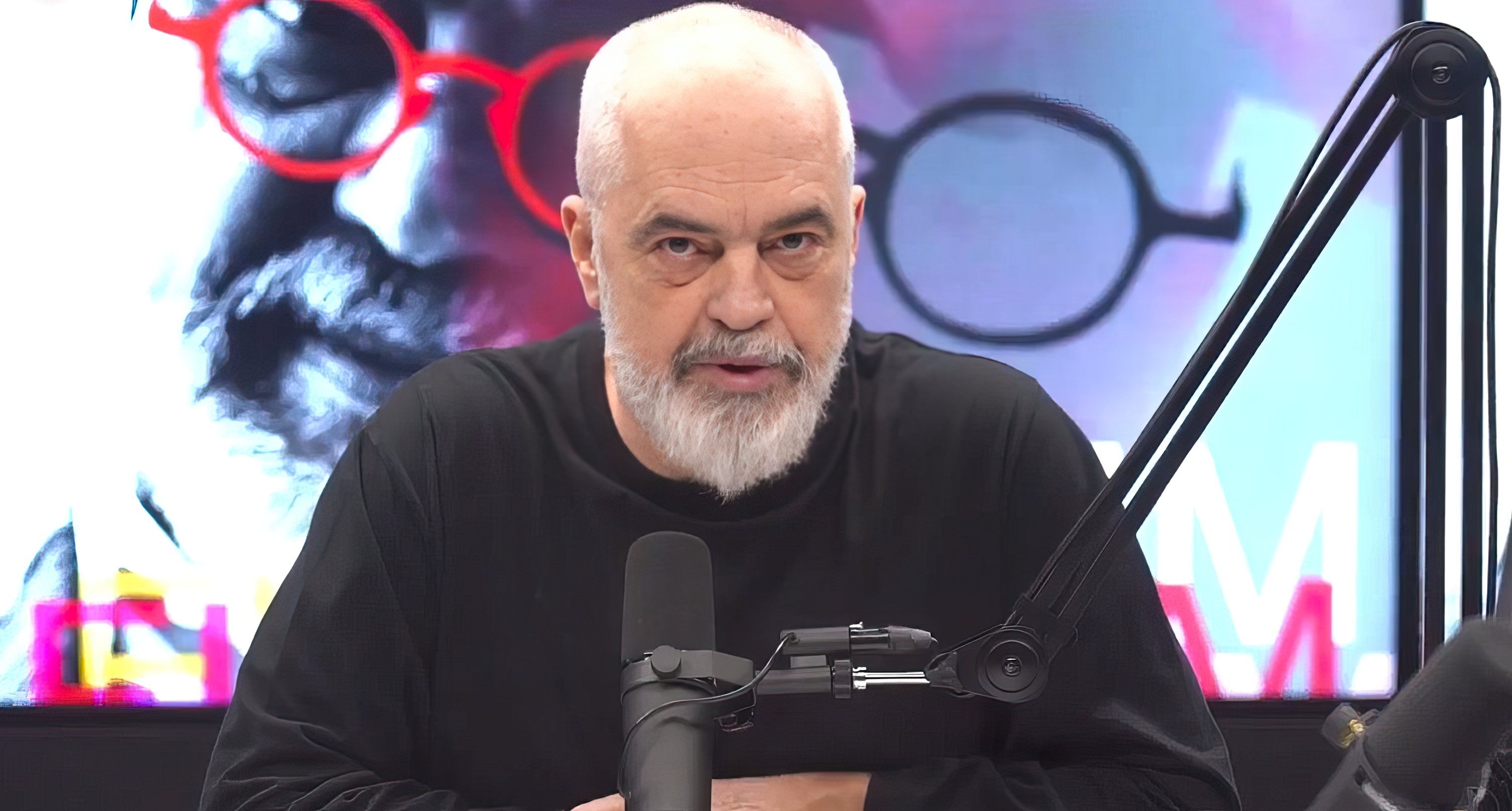 Shqiptarët nën ujë  Rama fajëson klimën dhe jo kanalizimet  Jam krenar 