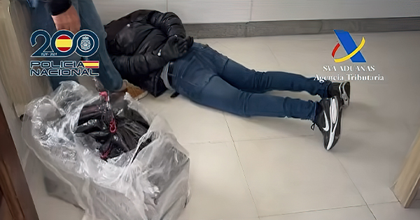 Arrestohen me bukë në gojë  Shqiptarët po prisnin 200 kg kokainë në Spanjë