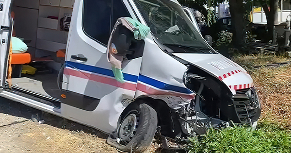 Bulqizë  Ambulanca përplaset me një automjet  pacienti dërgohet drejt Tiranës