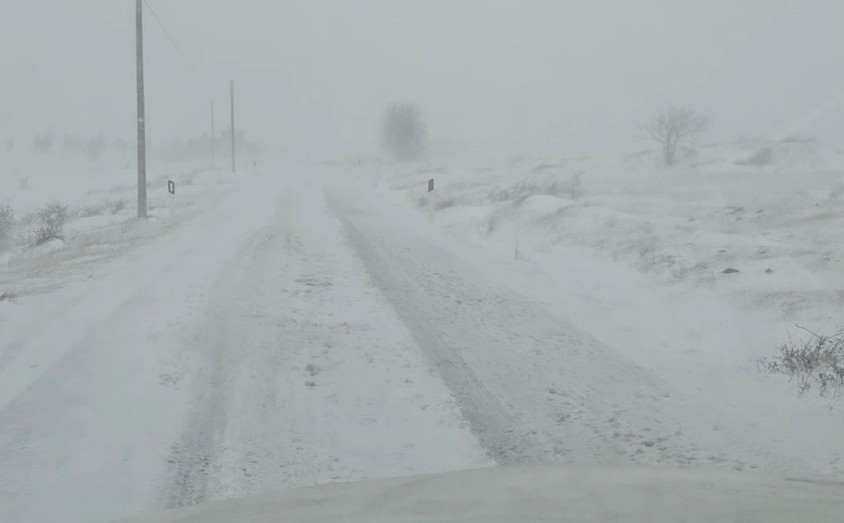 700 mijë euro për mirëmbajtje, rruga Boboshticë–Dardhë e bllokuar nga bora!