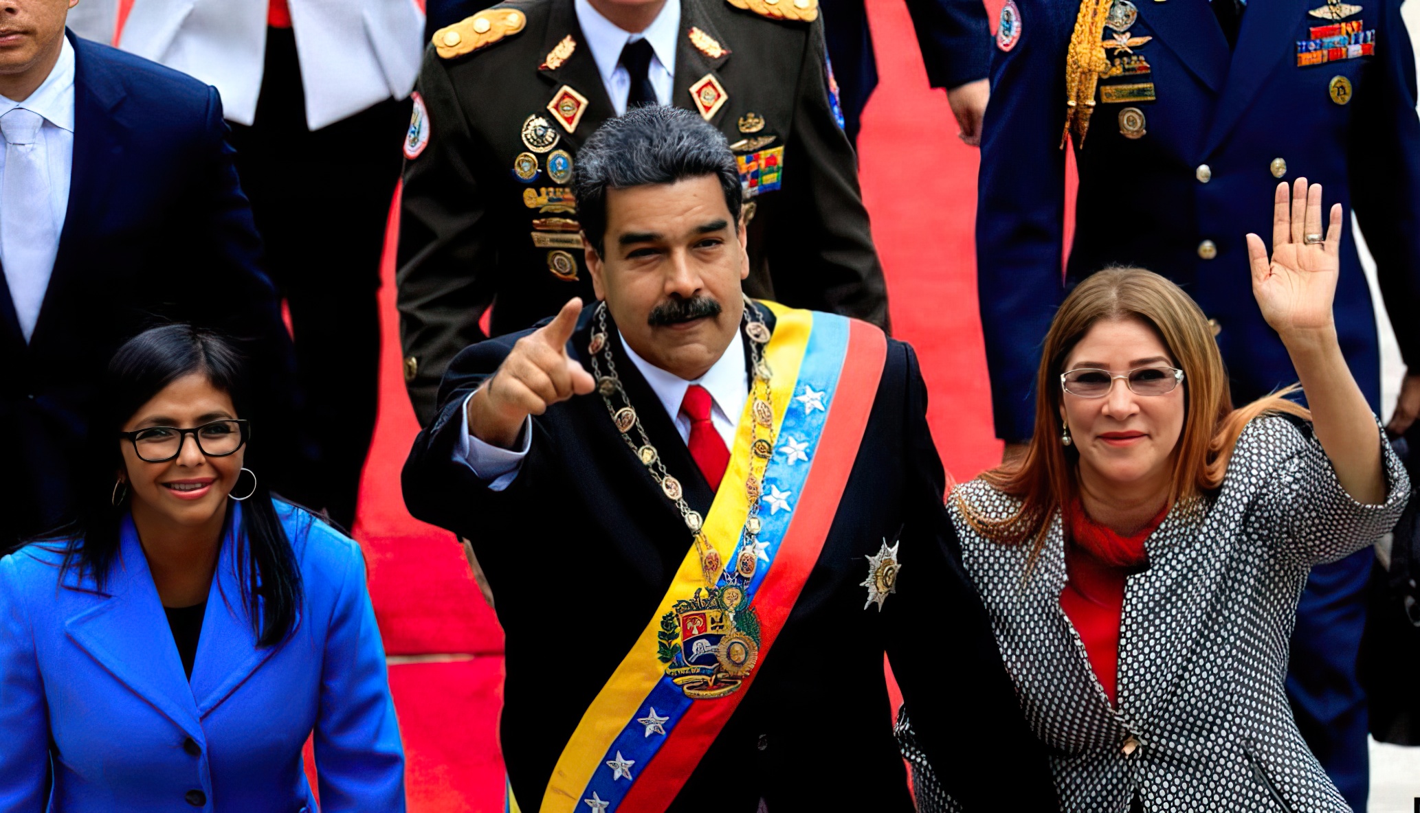 Maduro është rrëzuar  por aleatët e tij kryesorë ende e mbajnë pushtetin në Venezuelë