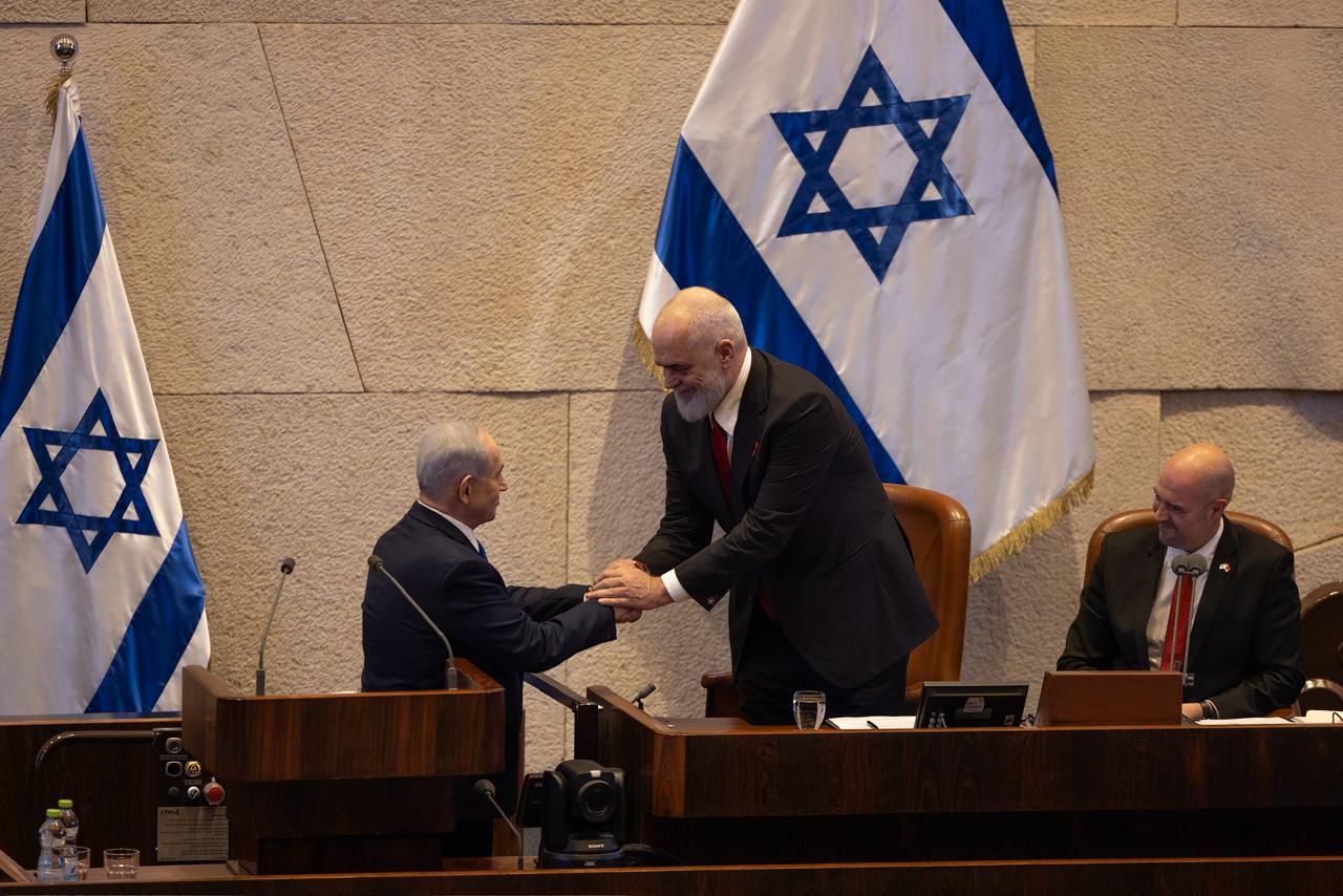  Unë jam katolik  gruaja myslimane  djali i lirë të bëhet hebre 