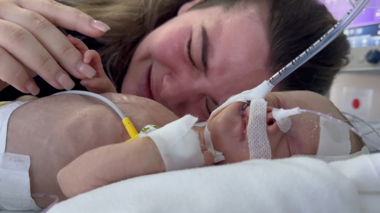 Që prej lindjes në inkubator  Azaanin ka nevojë për ndihmën tonë