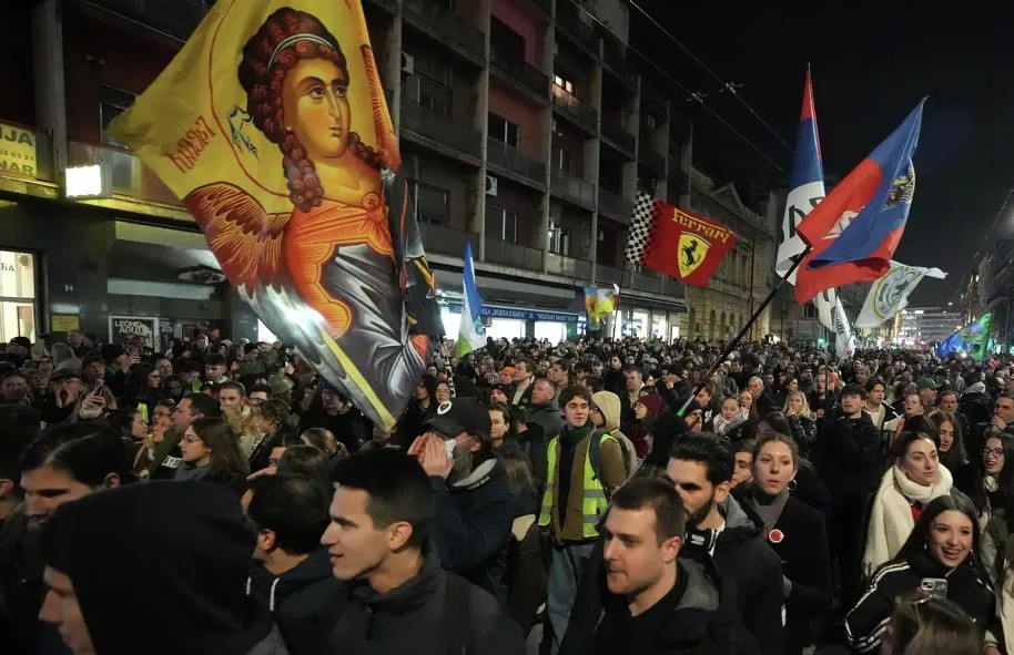  Dija është fuqi   studentët serbë dynden në protestë  Po të rinjtë tanë në Shqipëri 