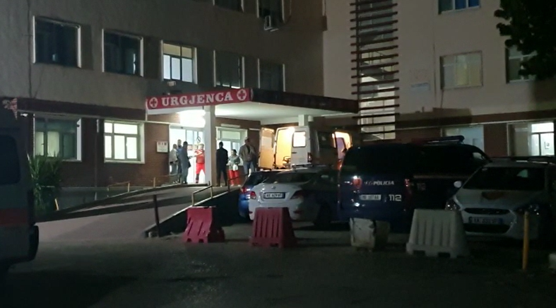 Pas Kukësit  edhe bluzat e bardha në Vlorë s kanë marrë ende pagën e dhjetorit  Kemi kredi  s po ia dalim dot 