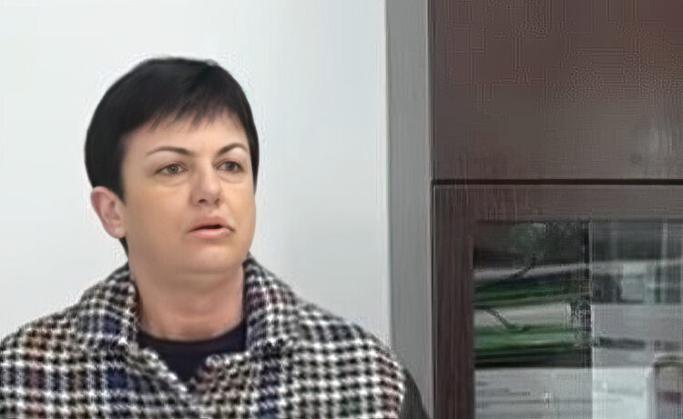 Avokatja mashtruese përfundon në gjyq  u mori para qytetarëve me premtime të rreme