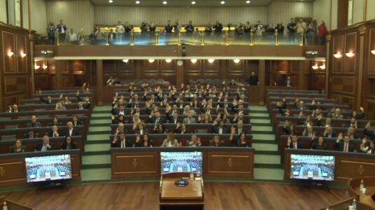 Miratohet Rezoluta për Gjykatën Speciale,Lista Serbe leshon sallen e LDK nuk e voton
