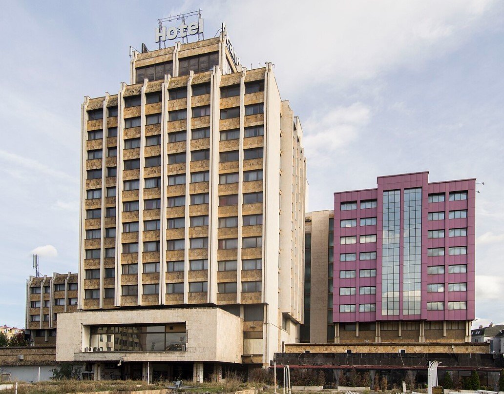 Privatizimi i hoteleve në Kosovë: Kush i bleu 22 objekte që u shitën për vetëm 25 milionë euro?