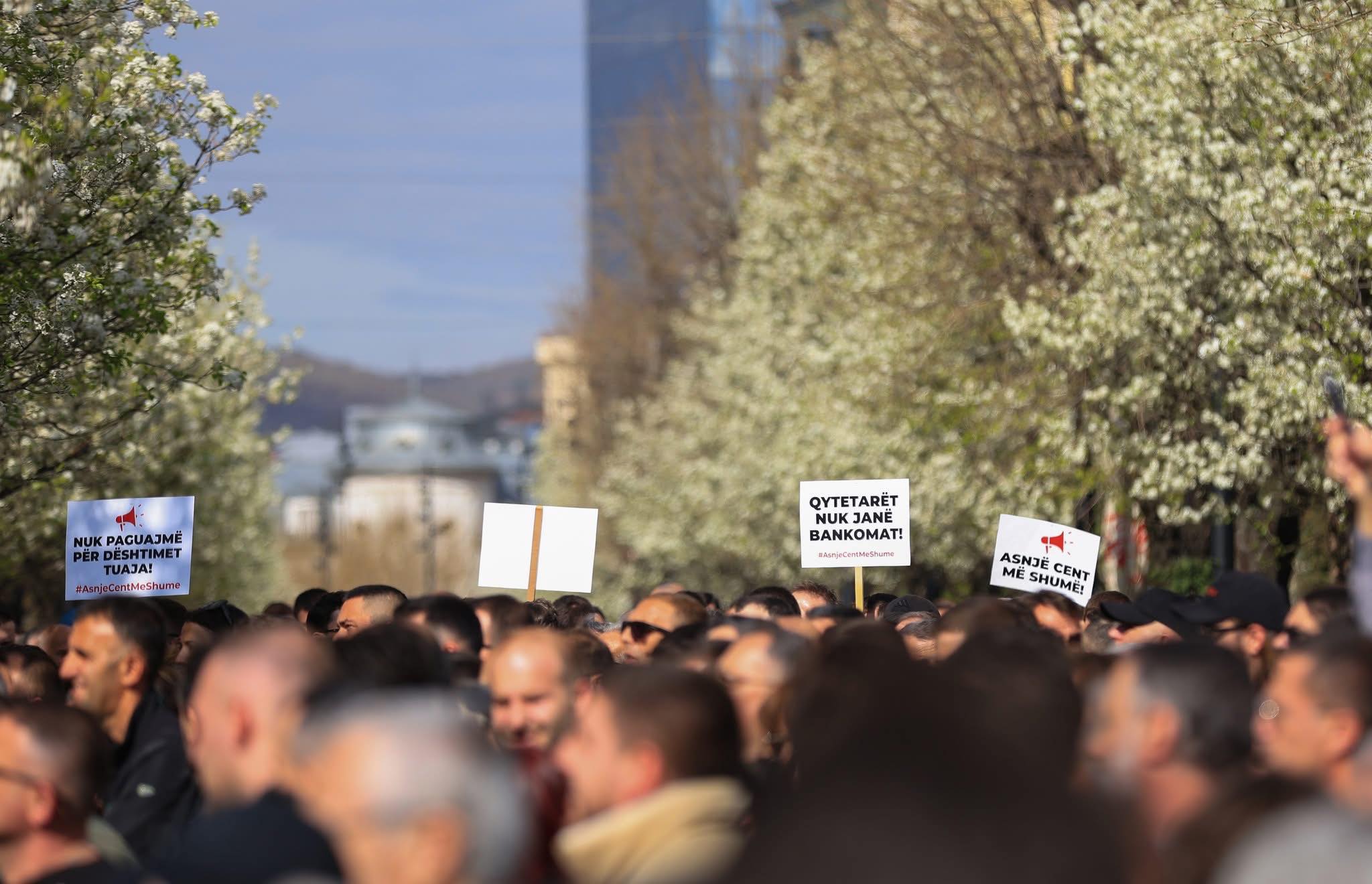 Protesta kundër shtrenjtimit të rrymës, organizatorët: Nuk është protestë partiake