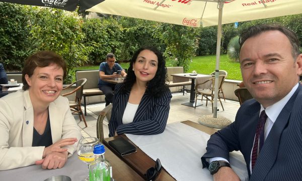 “Guxo” e ndarë dysh për Vjosa Osmanin: Gërvalla kundër, Peci pro?