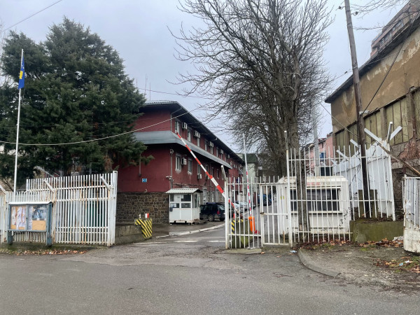 Ndalohen 34 kryesues të QKN-ve në Mitrovicë