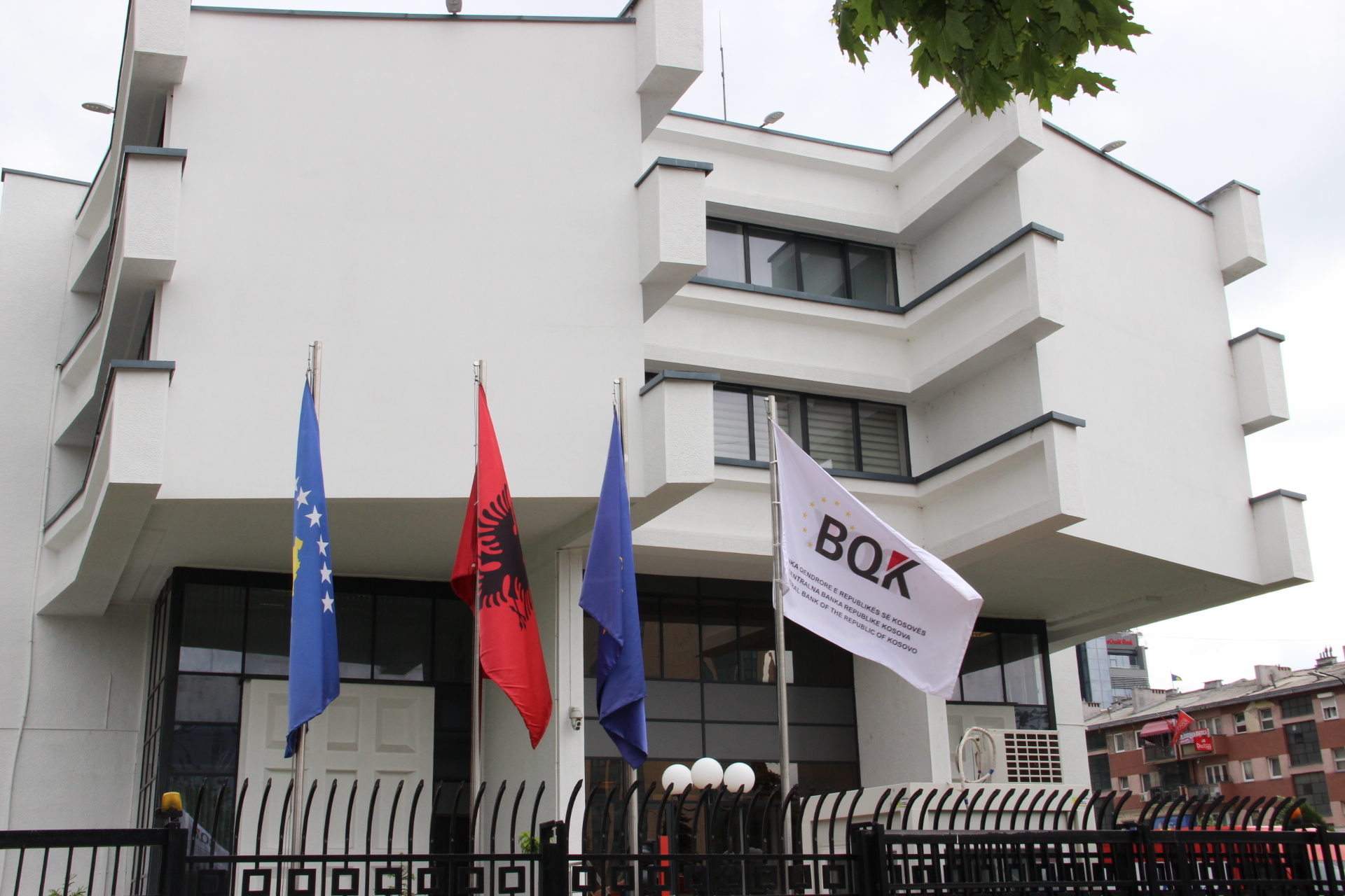 BQK: Remitancat arritën 1.42 miliard euro në 2025