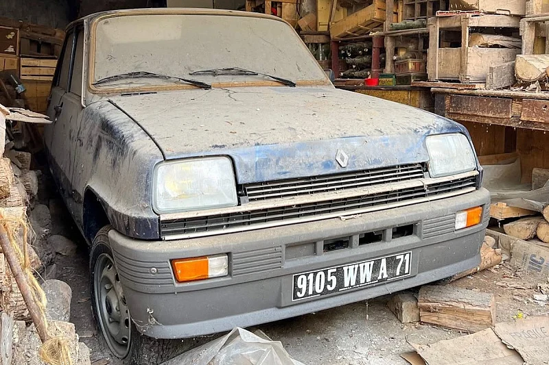 U gjet pas 43 vitesh: Ky Renault 5 i braktisur është pothuajse i ri dhe ka vetëm 12 km të përshkuara