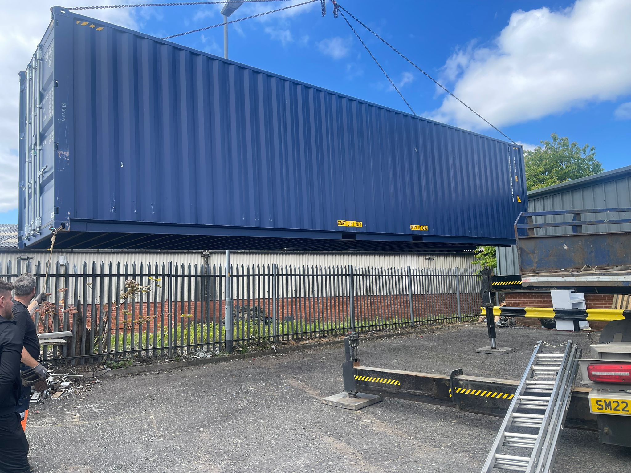 Shqipet e Anglisë apel  10 mijë £ për të dërguar ndihma në Shqipëri