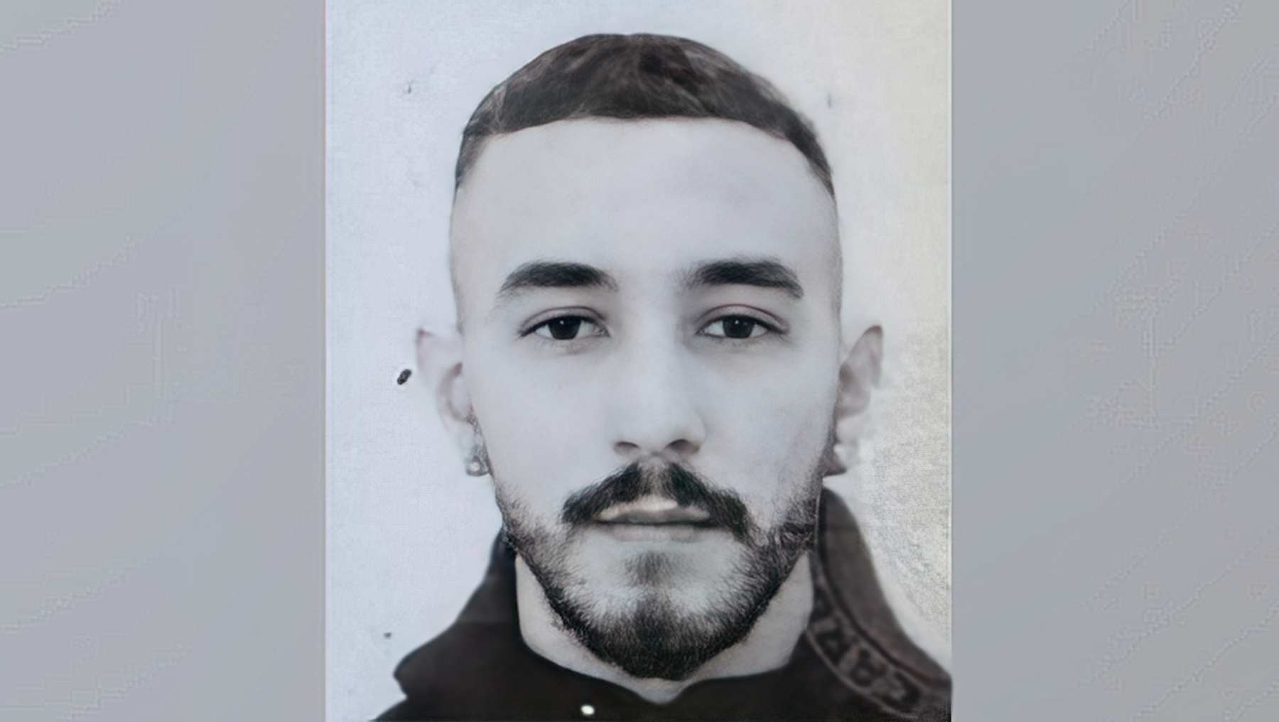 27 vjeçari hyri në doganën e Morinës me 12 pistoleta  2 ja shiti të infiltruarve në Tiranë