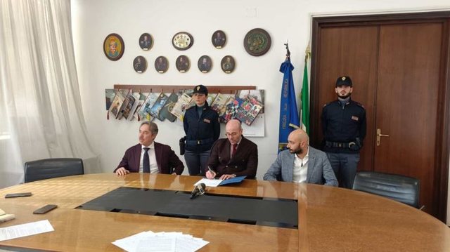 Gjashtë policë të plagosur gjatë arrestimit të një bande shqiptare hajdutësh në Itali