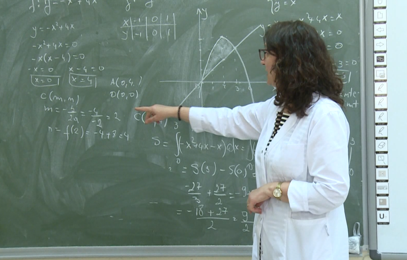 Sot data 10 shkurt  mësuesit dhe punonjësit e bashkisë Dibër ende nga rroga