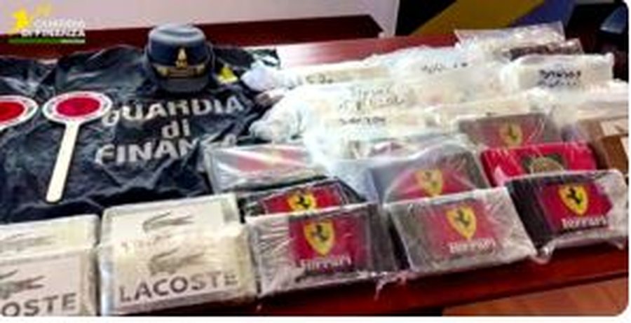  Lacoste  dhe  Ferrari  të mbushura me kokainë  Mes trafikantëve të drogës edhe një biznesmen shqiptar