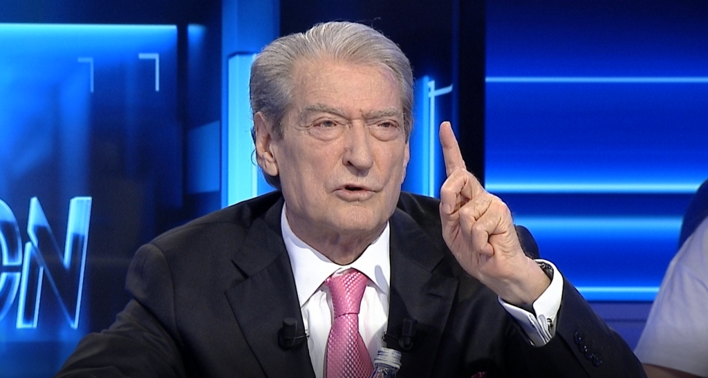 Sali Berisha  Sot do të bëjmë një kryengritje të fuqishme  Por paqësore