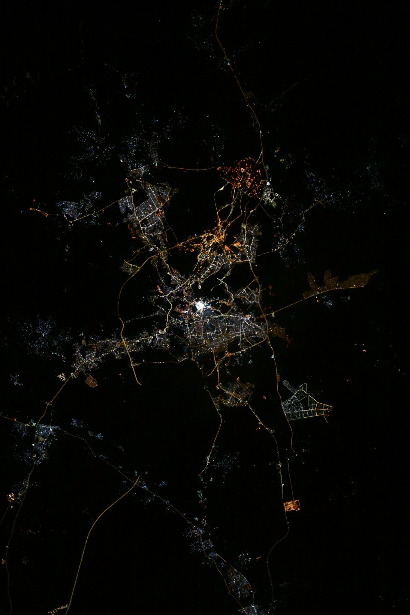 Qabja shëndrrin si diamant në foton e shkrepur 400 km në hapësirë