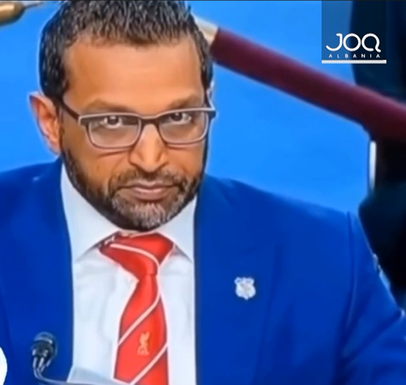 Kash Patel në panik? Çfarë po lexon drejtori i FBI-së në videon virale?