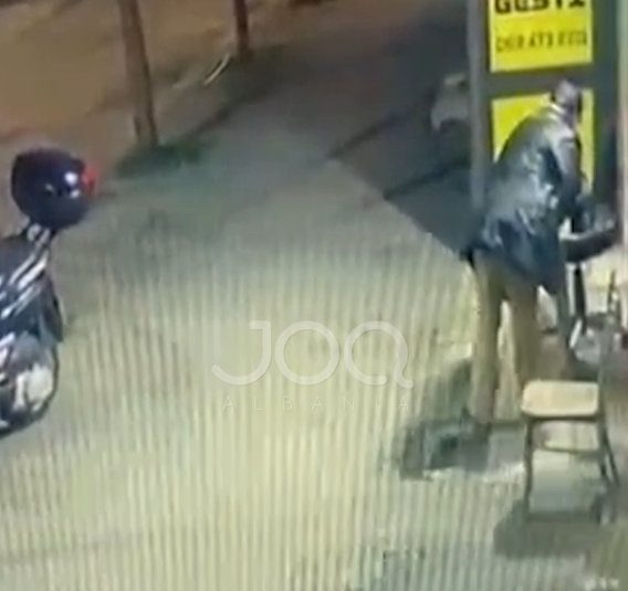  I moshuari më vodhi telefonin e punës  i lutem ta kthejë mbrapsht ku e mori 