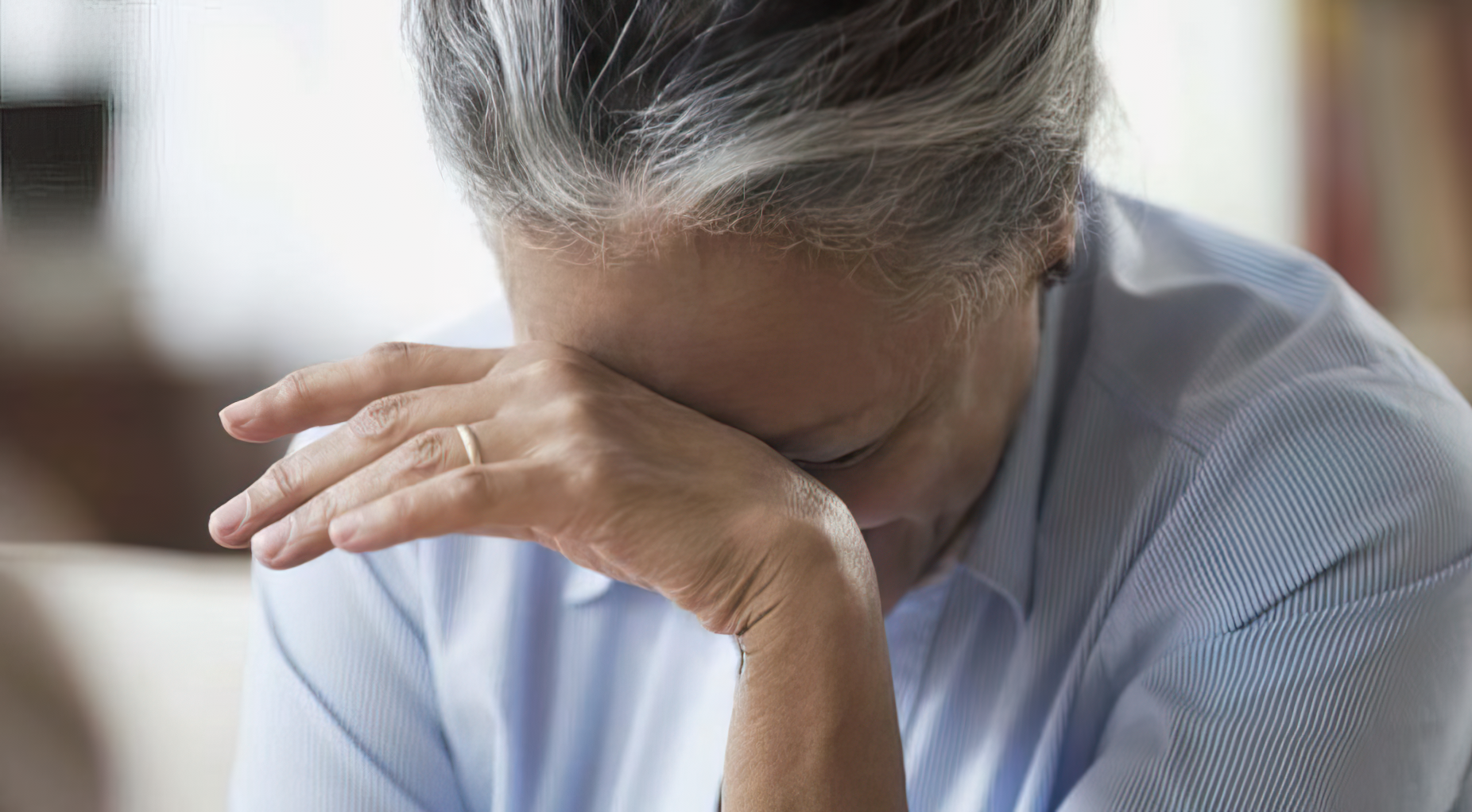 20 vjeçari shqiptar dhunon nënën dhe më pas zhduket