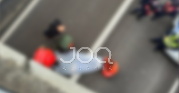 I riu vetëhidhet nga ura e Babrroit  humb jetën në vend