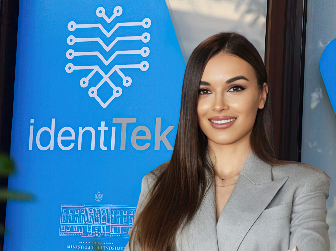 Pasi ktheu IdentiTek në qendër qokash dhe abuzimesh, shkarkohet Freskida Halilaj