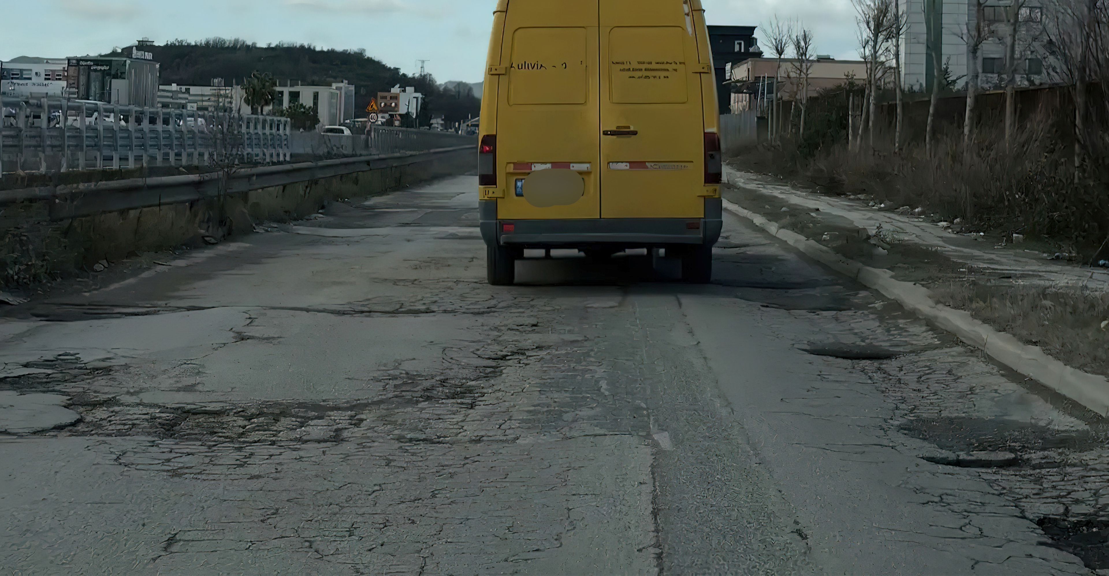 rruga-e-degraduar-tirane-durres-bizneset-paguajne-miliona-qeveria-u-ofron-gropa