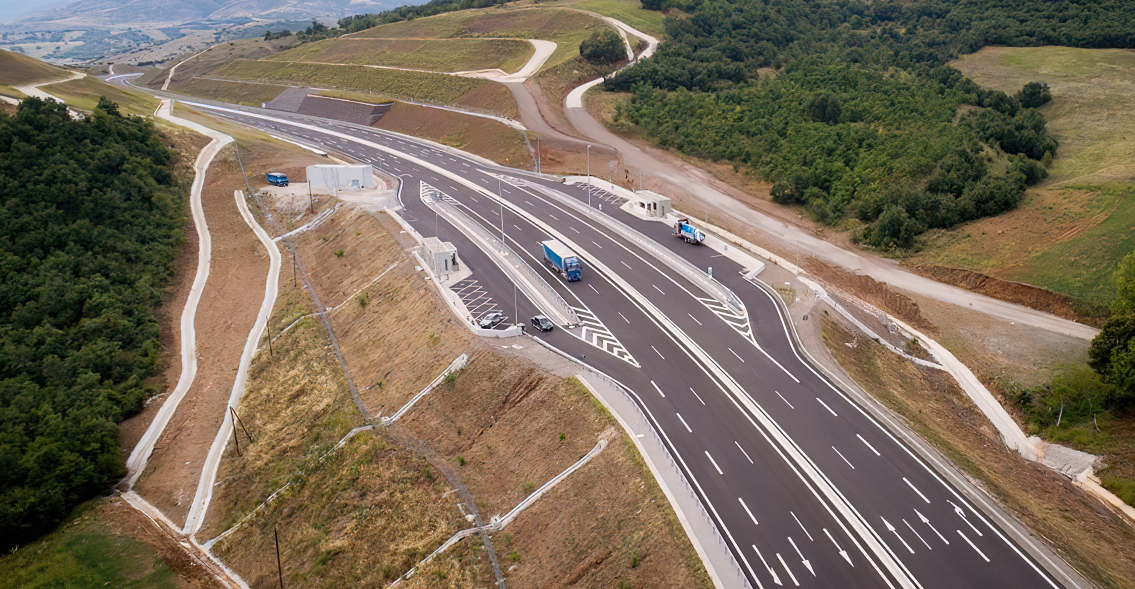 Greqia bën autostradë me 6 korsi, 40% më lirë se “rruga me gropa” Qukës-Qafë Pllocë