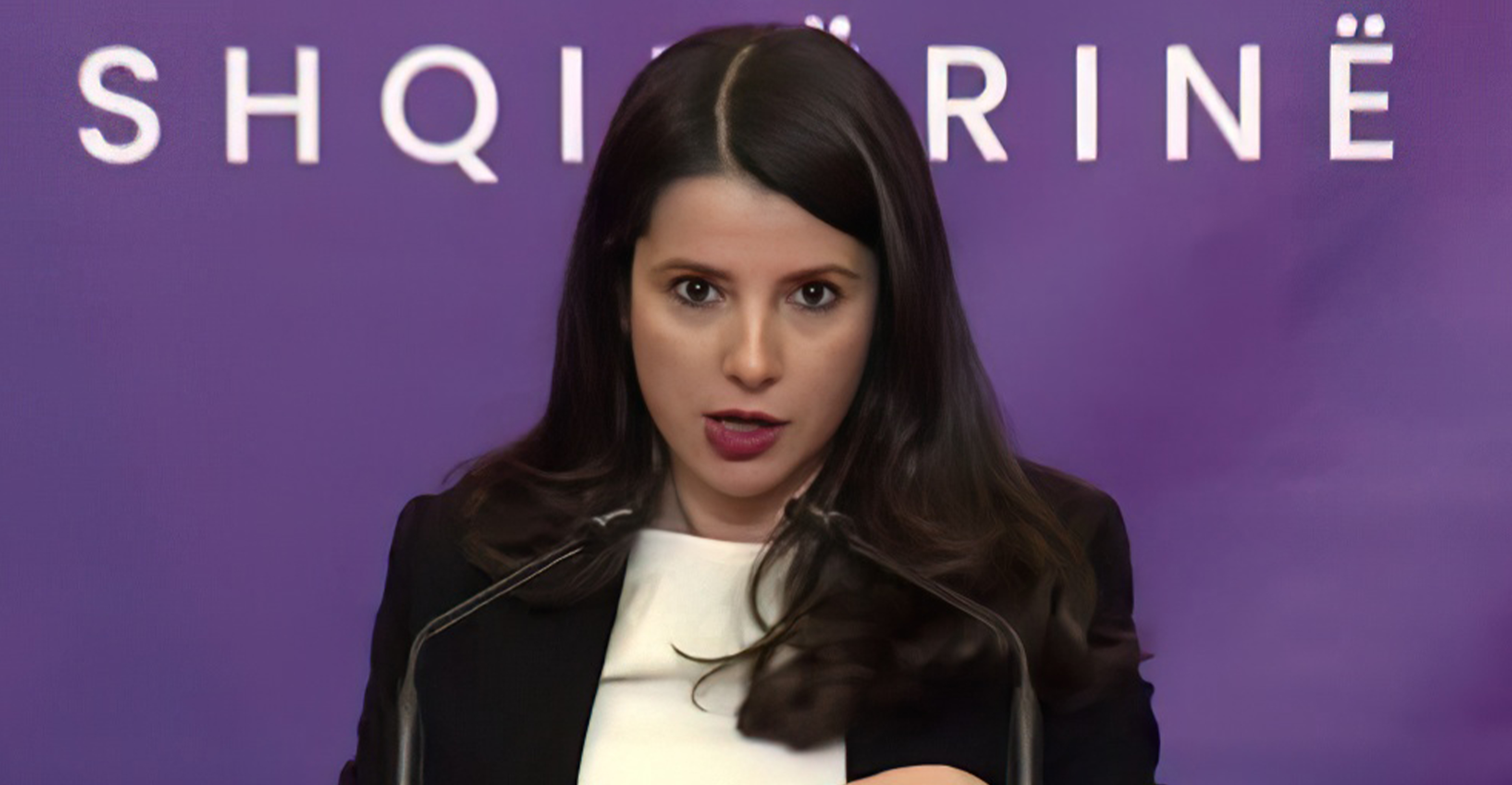 Shqipëria pa rrugë  ministrja  çerr  premton portal me Inteligjencë Artificiale