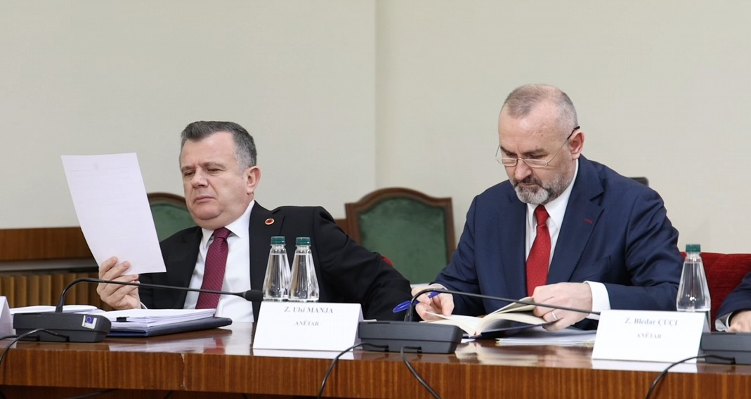 Balla dhe Manja  mburojë  e Belindës  Jemi kundër arrestimit të saj  mjafton pezullimi 