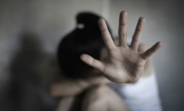 Greqi: Tentoi të abuzojë seksualisht vajzën me aftësi ndryshe, shpallet në kërkim shqiptari