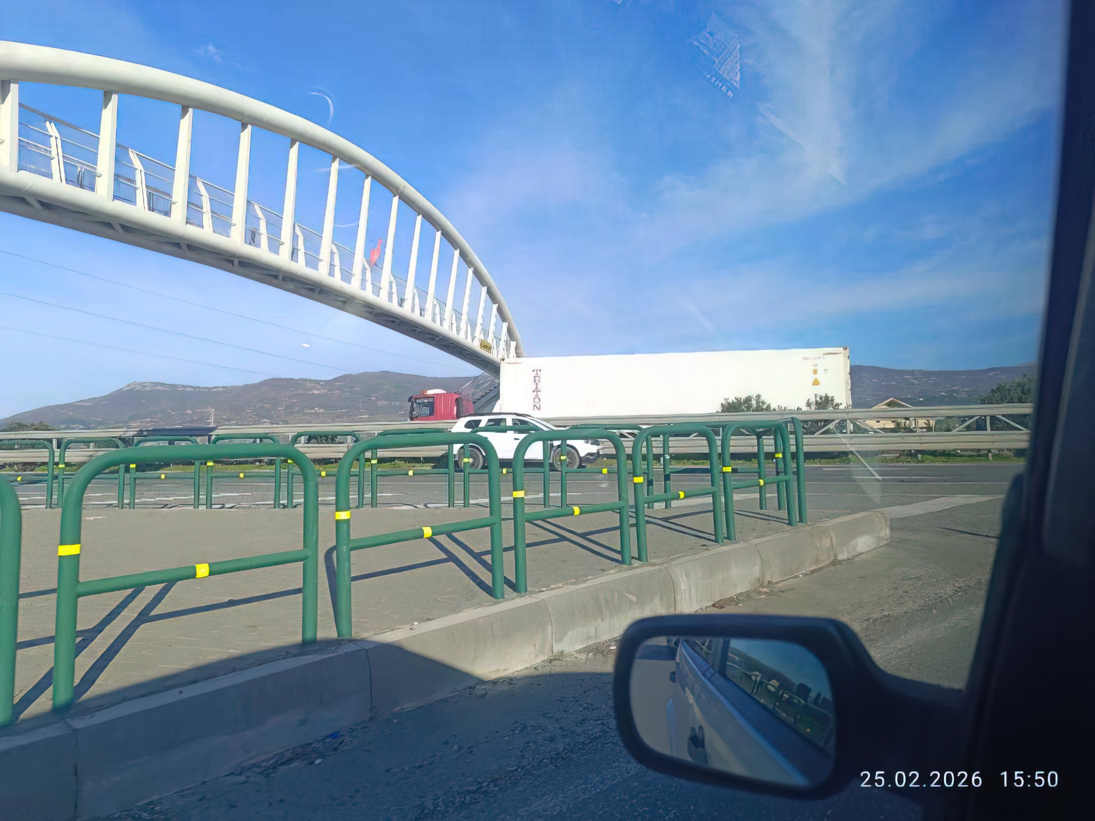 Aksident te mbikalimi i Patokut, motoçiklisti humb jetën pas përplasjes me kamionin