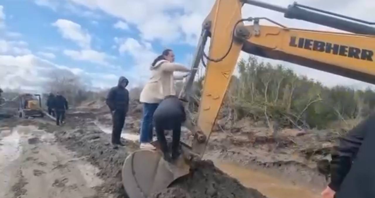 Burrnesha e Rrjollit, Luçiana Kokaj detyron punëtorët e Ulajt të zbresin nga fadromat